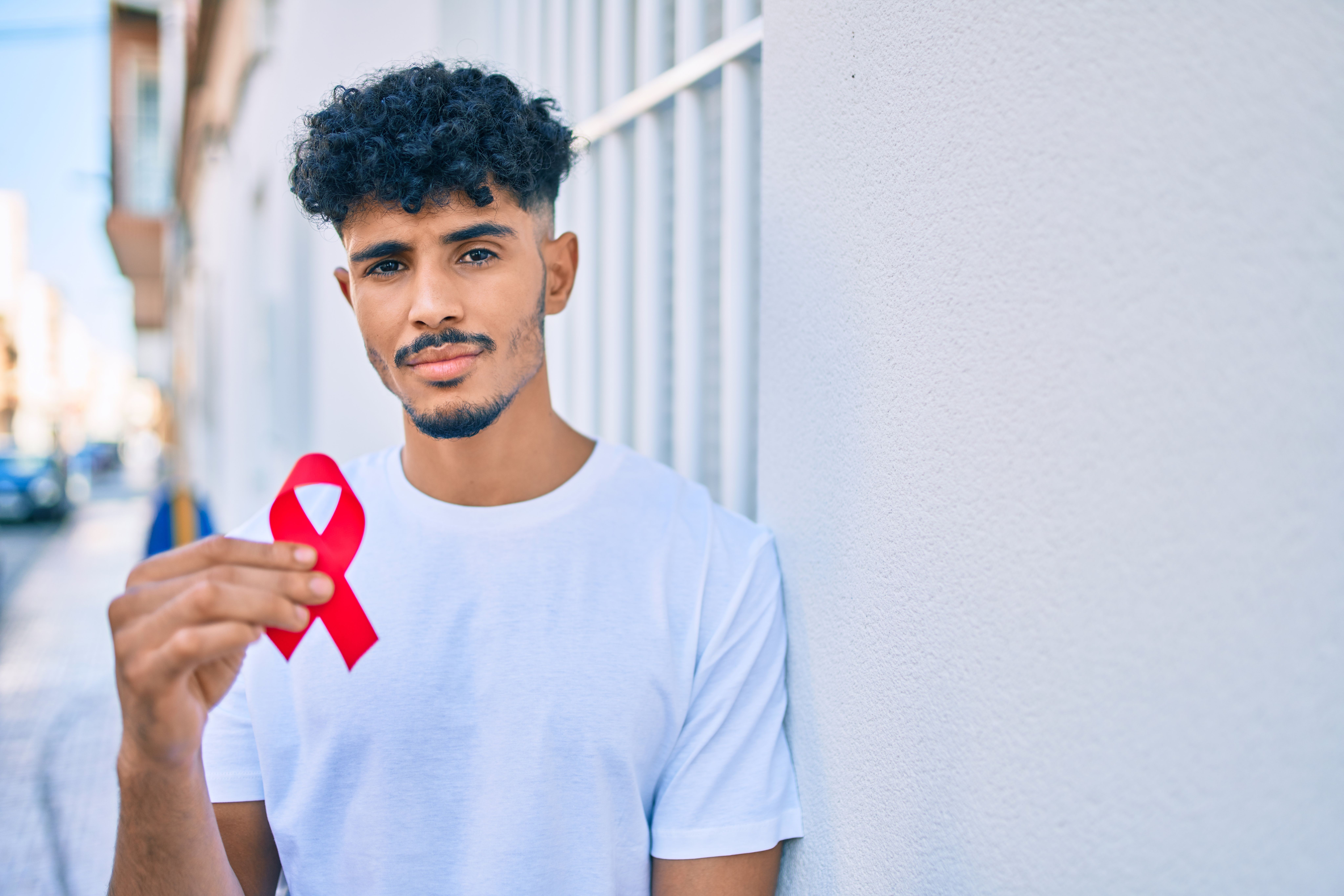 Estimating Hidden Populations of HIV With an Advanced Capture-Recapture Model
